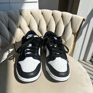 NIKE PANDA DUNKS